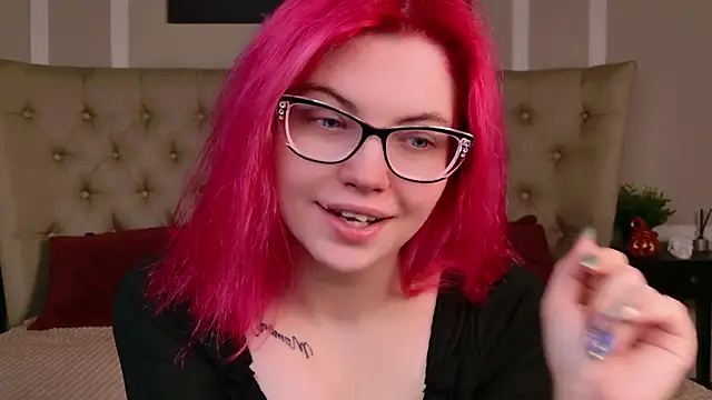 Lisa Adam online show from November 4, 6:11 pm