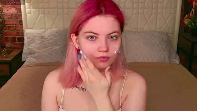 Lisa Adam online show from November 17, 5:06 pm