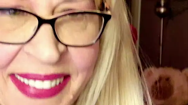 HornyMilf 555 online show from February 13, 12:16 pm