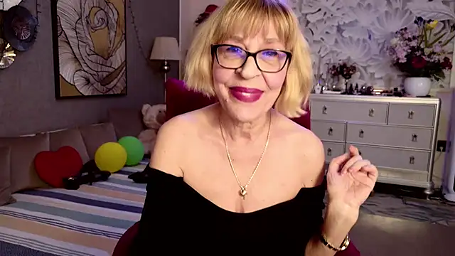 HornyMilf 555 online show from April 4, 9:16 am