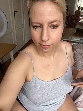 MariaValentine online show from February 12, 8:58 am