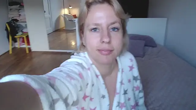 MariaValentine online show from October 25, 5:28 am