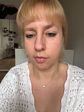 MariaValentine online show from November 21, 9:30 am