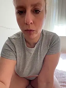 MariaValentine online show from February 27, 9:20 am