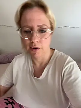 MariaValentine online show from March 19, 8:36 am