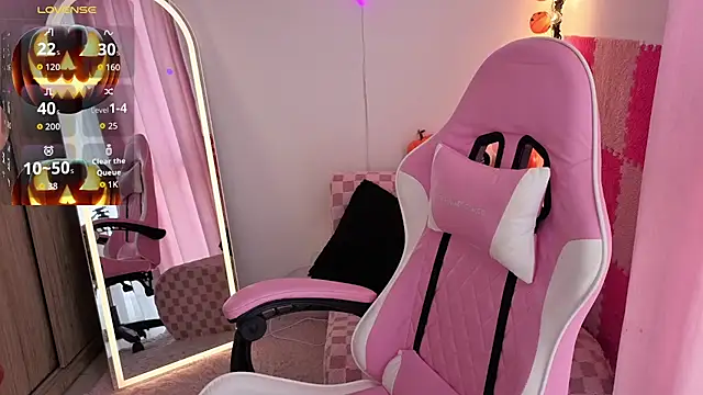 violet ch online show from November 5, 6:00 pm