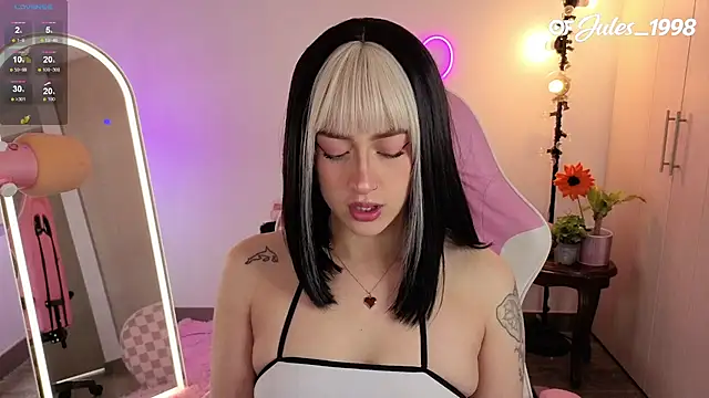 violet ch online show from May 14, 6:49 pm