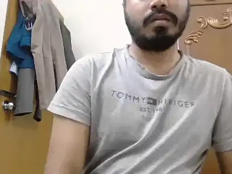 desiboyasif online show from November 5, 5:27 pm