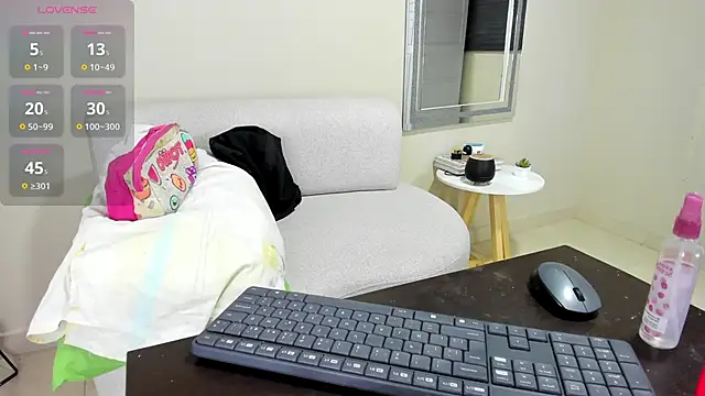 Snapshot of dahian_carter chatting on June 29, 9:27 am dahian carter online show from June 29, 9:27 am