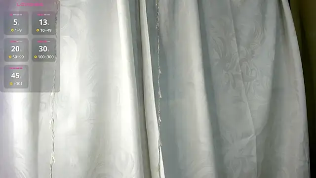 Snapshot of dahian_carter chatting on July 8, 9:32 am dahian carter online show from July 8, 9:32 am