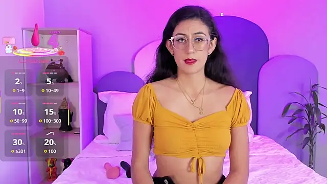 SophieGomez22 online show from December 18, 11:25 am