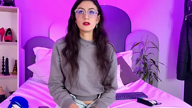 SophieGomez22 online show from April 22, 11:39 am