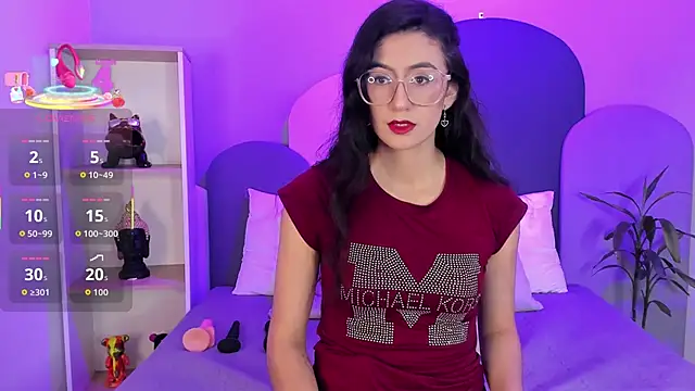 SophieGomez22 online show from September 18, 11:35 am