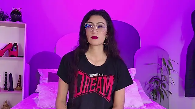 SophieGomez22 online show from April 13, 11:25 am