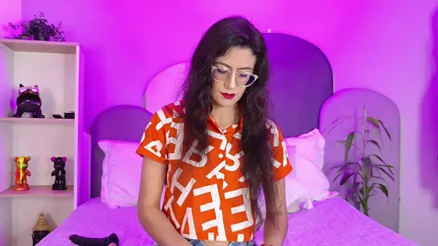 SophieGomez22 online show from April 15, 11:38 am