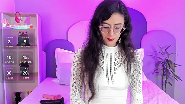 SophieGomez22 online show from November 16, 11:15 am