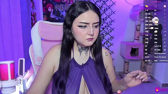 Snapshot of MaddyFooxx chatting on June 18, 10:59 pm MaddyFooxx online show from June 18, 10:59 pm