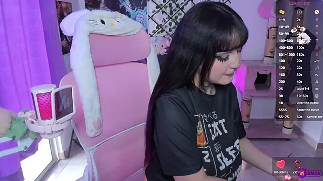 MaddyFooxx online show from April 29, 10:27 pm