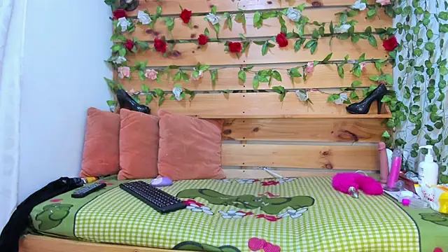 Snapshot of daniela_casallas_ chatting on October 30, 11:19 am daniela casallas online show from October 30, 11:19 am