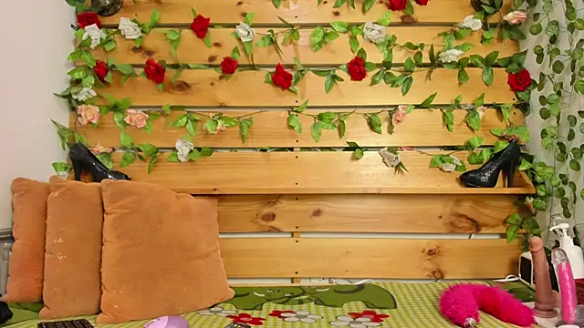 daniela casallas  online show from December 19, 11:23 am