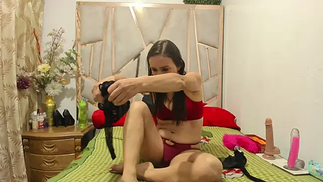 Snapshot of daniela_casallas_ chatting on June 16, 11:32 am daniela casallas online show from June 16, 11:32 am
