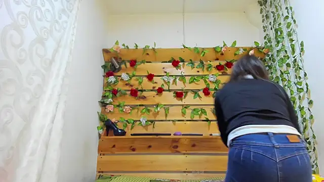 Snapshot of daniela_casallas_ chatting on November 10, 11:15 am daniela casallas online show from November 10, 11:15 am