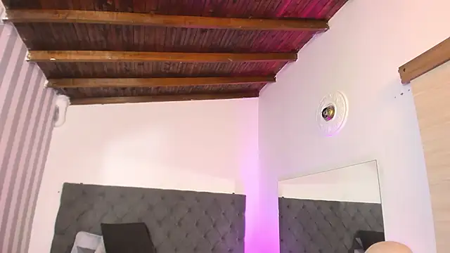 rebeca cortez  online show from March 7, 6:46 am