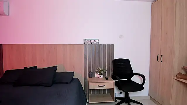 rebeca cortez  online show from November 7, 7:29 pm