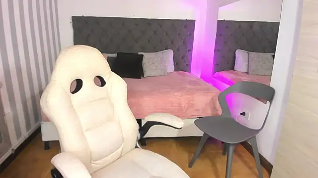 rebeca cortez  online show from March 7, 3:40 am