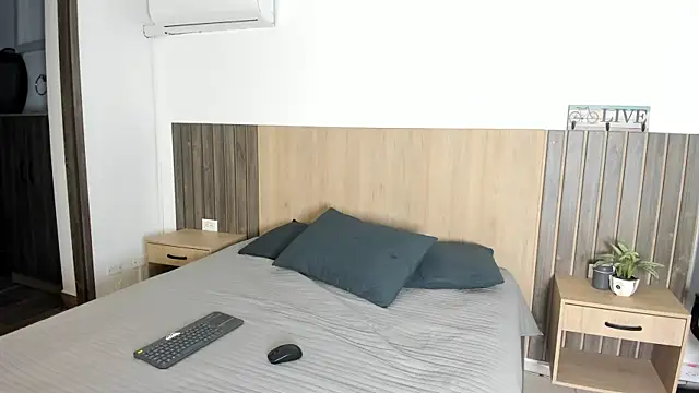 rebeca cortez  online show from October 30, 8:28 pm