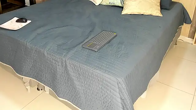 rebeca cortez  online show from March 12, 7:40 pm