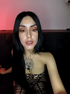 Snapshot of Mazikeen-- chatting on December 2, 10:33 pm Mazikeen-- online show from December 2, 10:33 pm