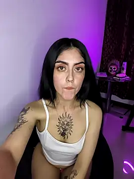 Snapshot of Mazikeen-- chatting on November 1, 11:09 pm Mazikeen-- online show from November 1, 11:09 pm