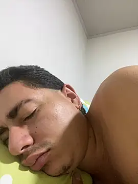 Snapshot of DanielGomez9 chatting on March 9, 11:25 pm DanielGomez9 online show from March 9, 11:25 pm