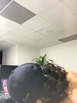 Snapshot of DanielGomez9 chatting on December 16, 6:50 am DanielGomez9 online show from December 16, 6:50 am