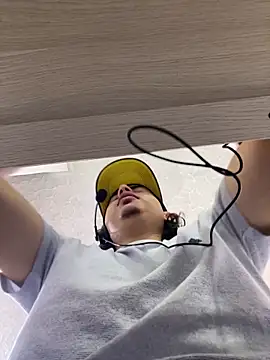 DanielGomez9 online show from February 11, 3:45 pm