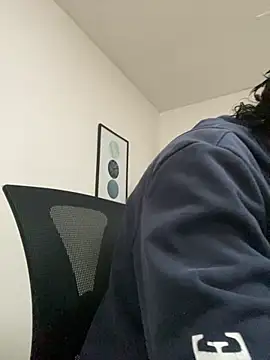 Snapshot of DanielGomez9 chatting on October 10, 3:35 pm DanielGomez9 online show from October 10, 3:35 pm