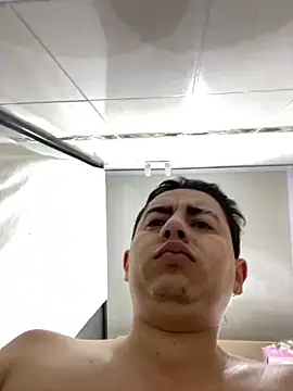 Snapshot of DanielGomez9 chatting on February 28, 12:31 pm DanielGomez9 online show from February 28, 12:31 pm