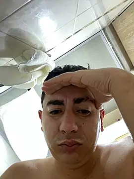 Snapshot of DanielGomez9 chatting on February 20, 12:47 pm DanielGomez9 online show from February 20, 12:47 pm