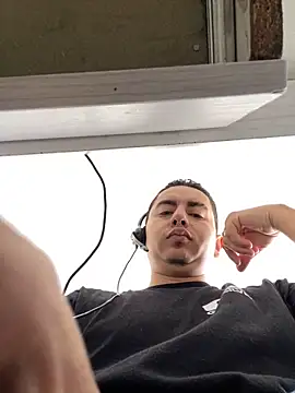 Snapshot of DanielGomez9 chatting on February 10, 2:05 pm DanielGomez9 online show from February 10, 2:05 pm