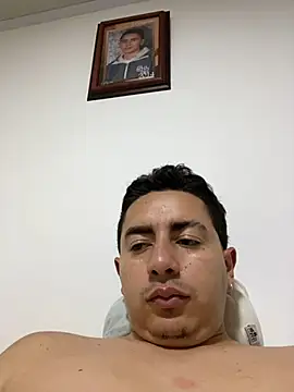 Snapshot of DanielGomez9 chatting on March 11, 4:19 am DanielGomez9 online show from March 11, 4:19 am