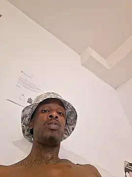 Snapshot of Puffgettingstuffed chatting on December 22, 9:31 am Puffgettingstuffed online show from December 22, 9:31 am