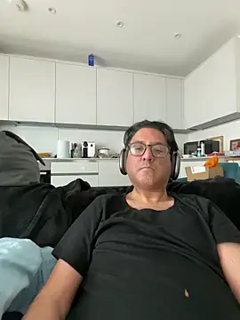 Robin007 online show from March 12, 11:21 am