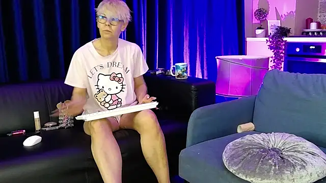 RosaCatalleya online show from May 10, 4:38 am