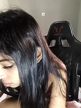 Livia Diaz online show from April 14, 5:29 pm