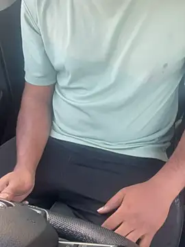 Snapshot of bighorn2000 chatting on February 25, 1:52 am bighorn2000 online show from February 25, 1:52 am