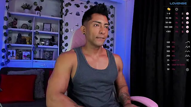 Snapshot of Couple_muscle1 chatting on January 16, 1:58 pm Couple muscle1 online show from January 16, 1:58 pm