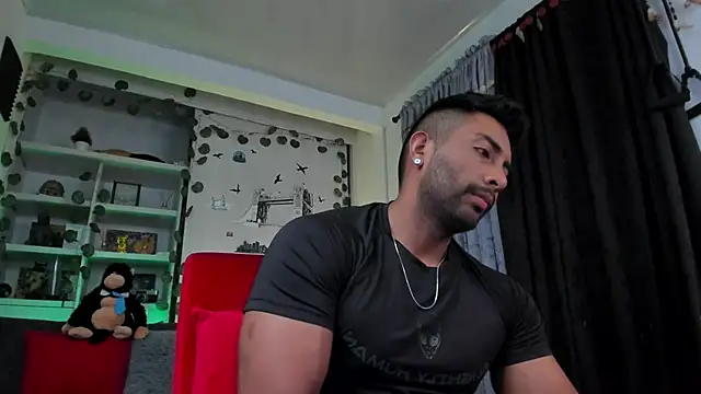 Snapshot of Couple_muscle1 chatting on September 12, 8:30 pm Couple muscle1 online show from September 12, 8:30 pm