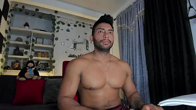 Snapshot of Couple_muscle1 chatting on September 14, 10:21 pm Couple muscle1 online show from September 14, 10:21 pm