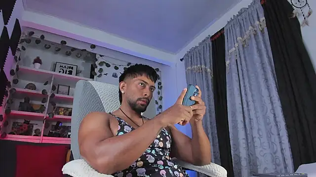 Couple muscle1 online show from March 12, 8:24 pm